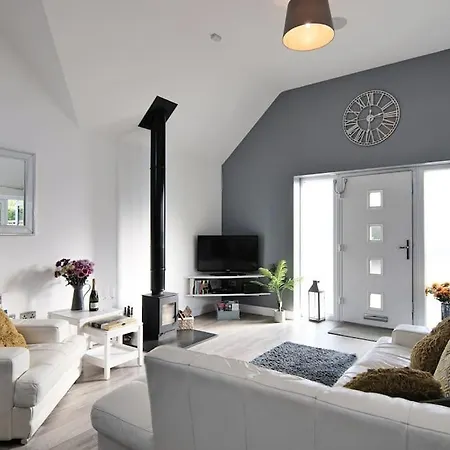 Hoxne - Sunflower With Private Hot Tub